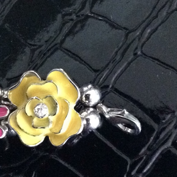 Classic Stretch 6” stretch bracelet Watch. 7 flwrs - Picture 4 of 4